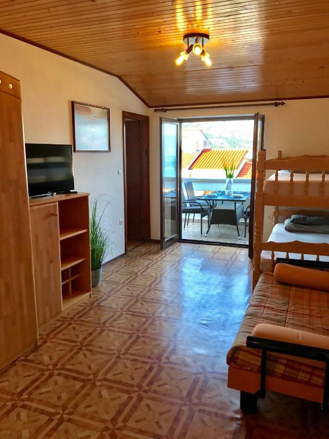Apartmani Lisac Baška Buitenkant foto