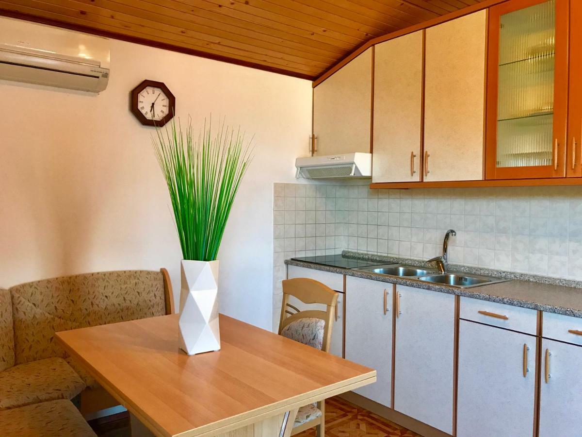 Apartmani Lisac Baška Buitenkant foto