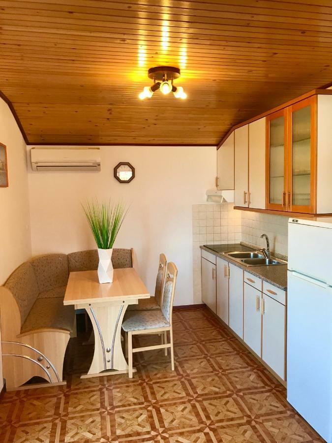 Apartmani Lisac Baška Buitenkant foto