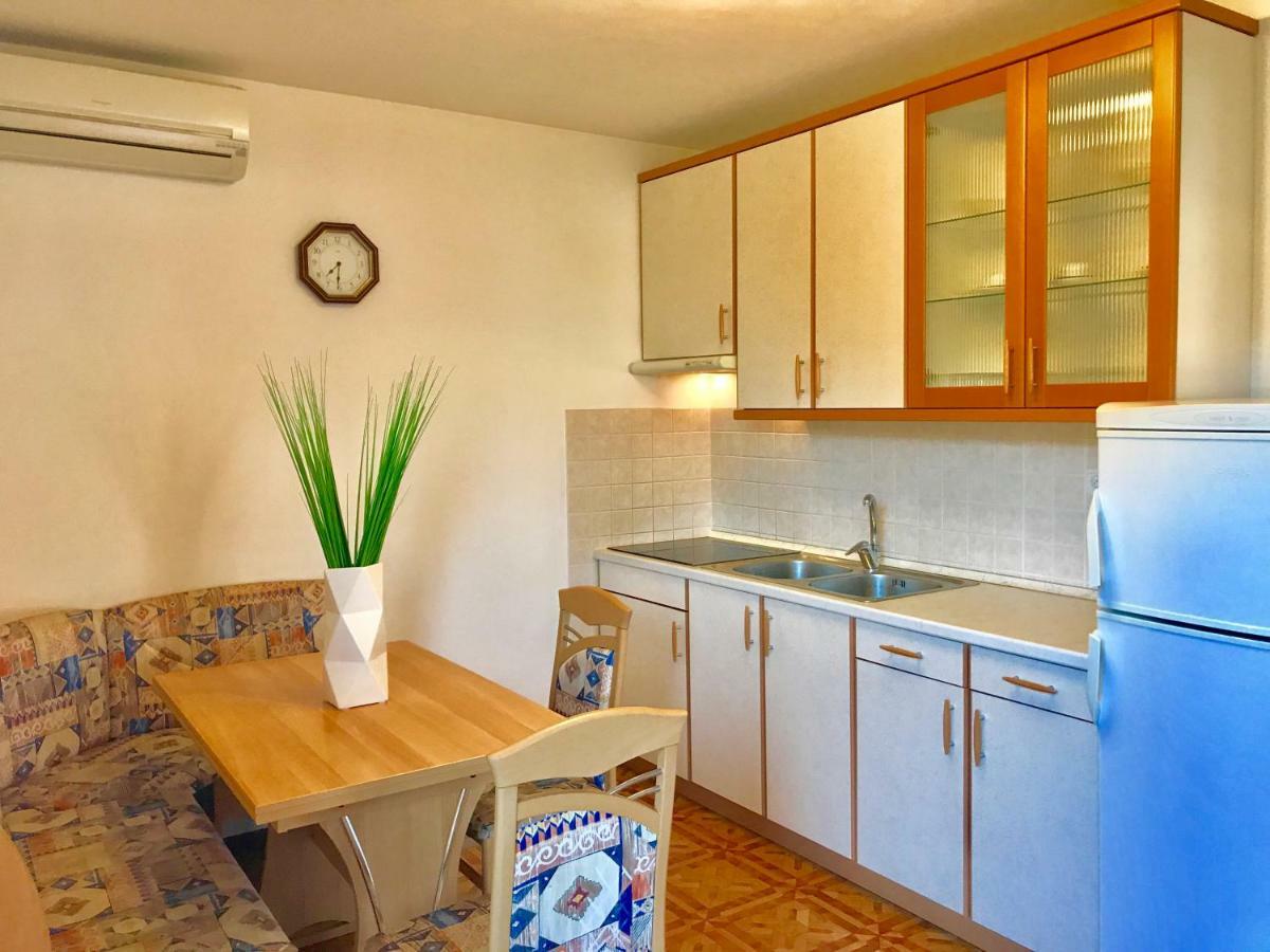 Apartmani Lisac Baška Buitenkant foto