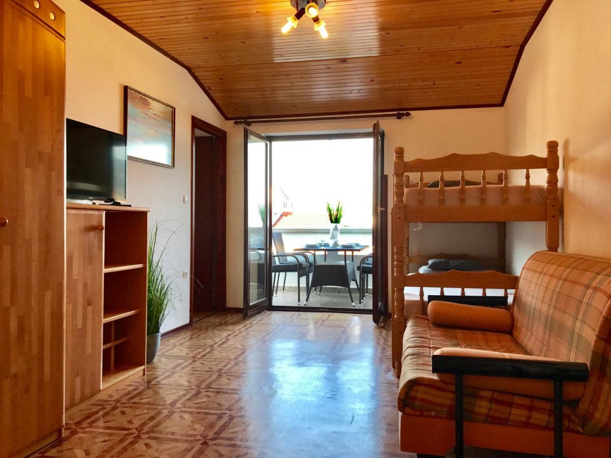 Apartmani Lisac Baška Buitenkant foto
